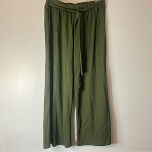 Like New, Active USA Pants Sz L Olive Green Wide Leg Capris Attached Tie Belt